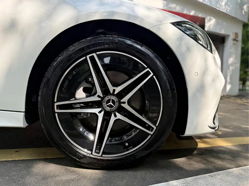 Mercedes-Benz C-Class — миниатюра 10