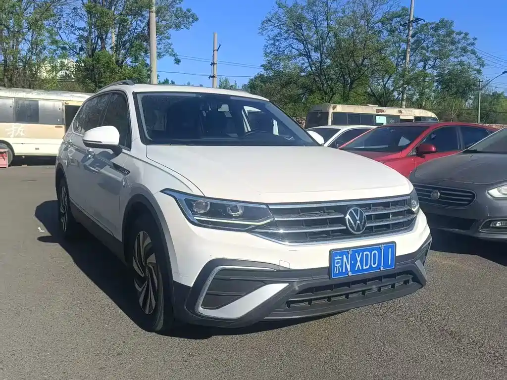 Volkswagen Tiguan L 2022