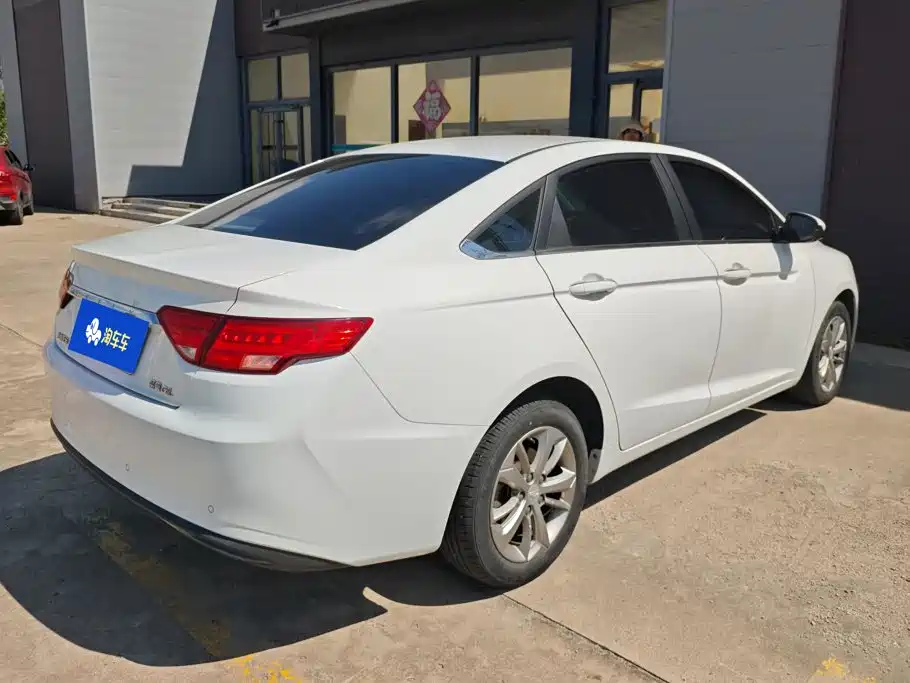 Geely Emgrand GL — миниатюра 3