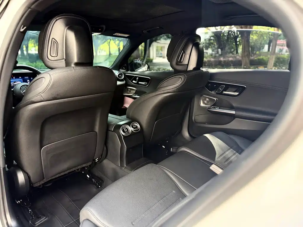 Mercedes-Benz C-Class — миниатюра 8