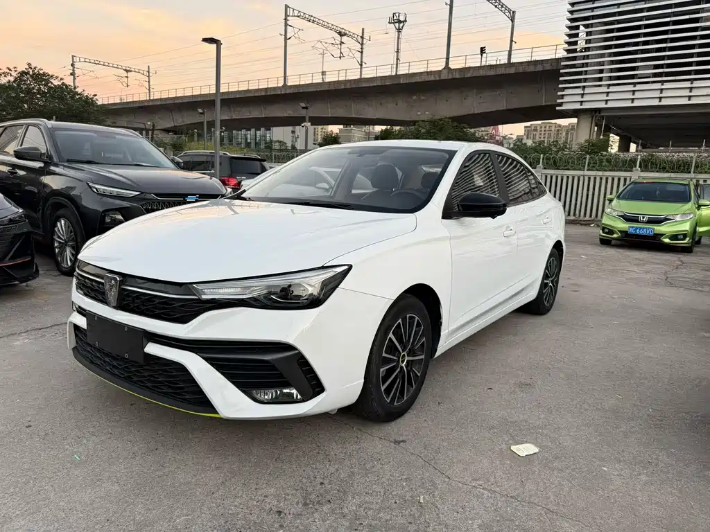 Roewe i5