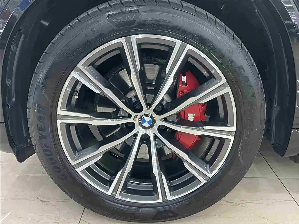 BMW X5 2022 xDrive 30Li Premium M Sport