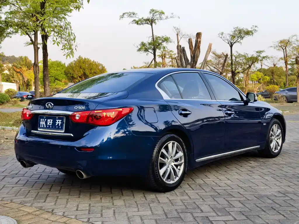 INFINITI Q50L