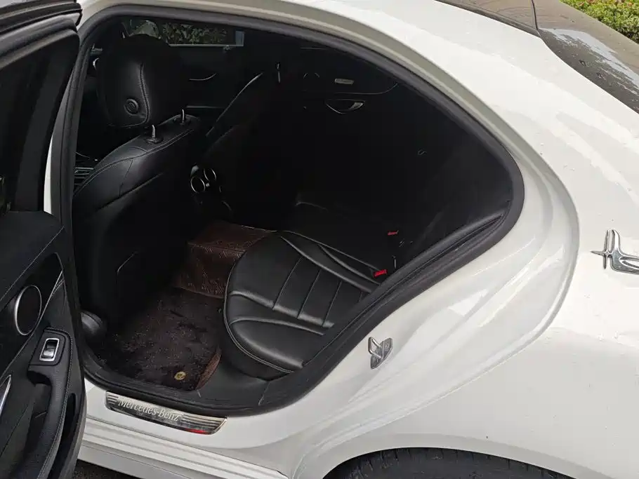 Mercedes-Benz C-Class — миниатюра 11