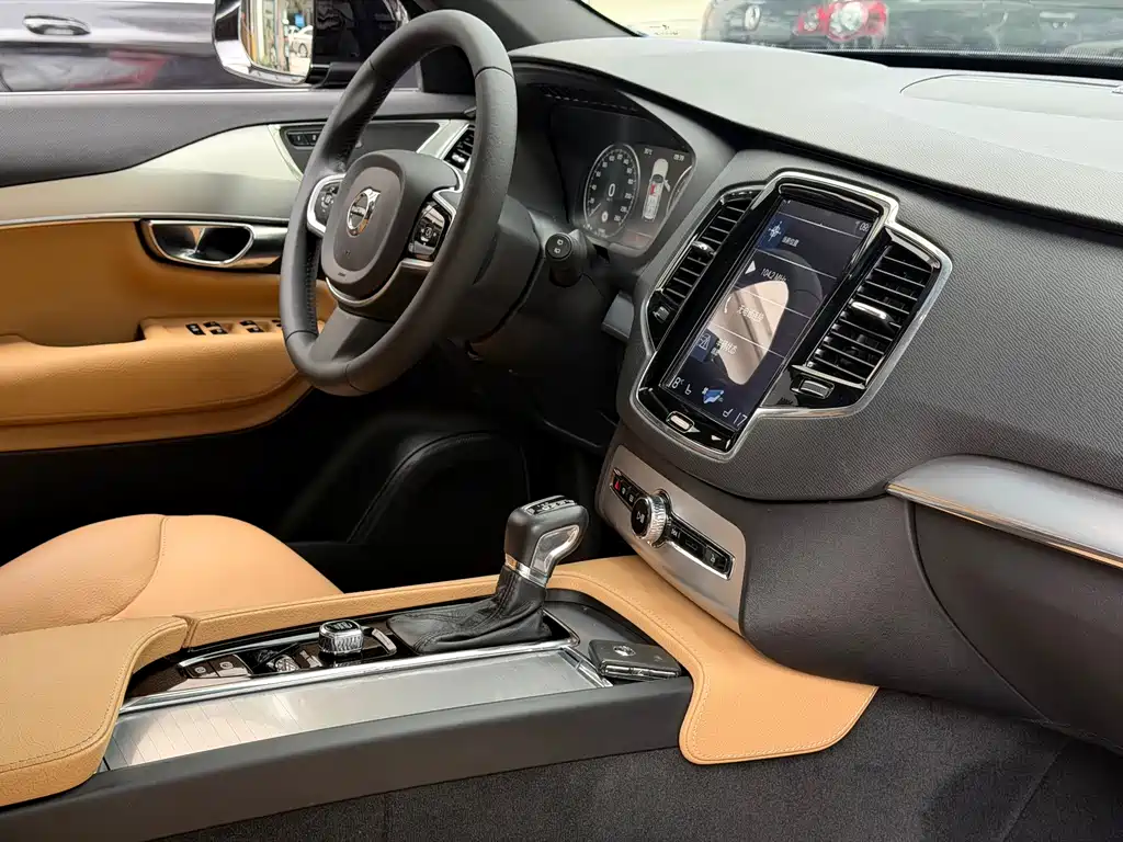 Volvo XC90 — миниатюра 11