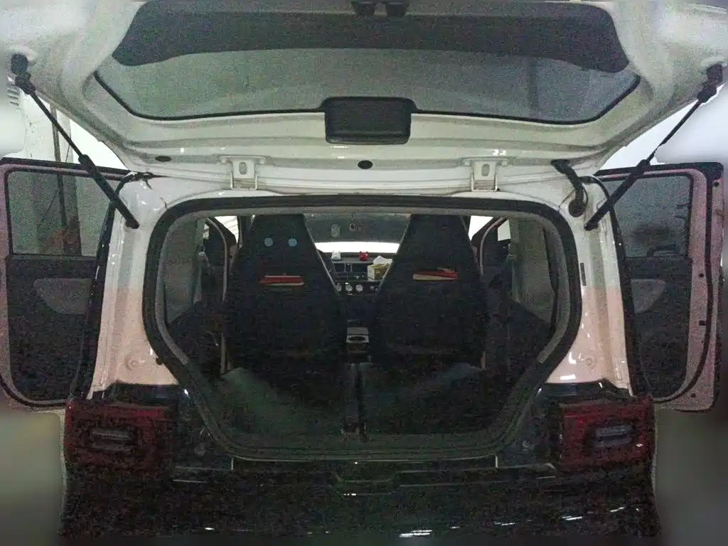 Wuling MINIEV — миниатюра 16