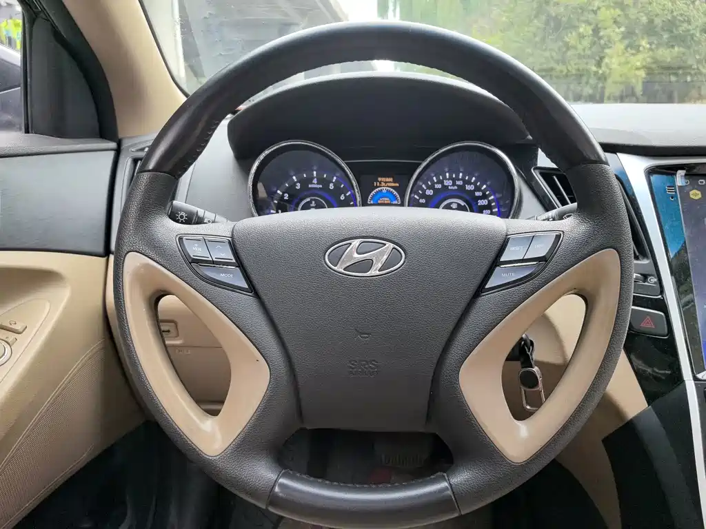 Hyundai Sonata — миниатюра 9
