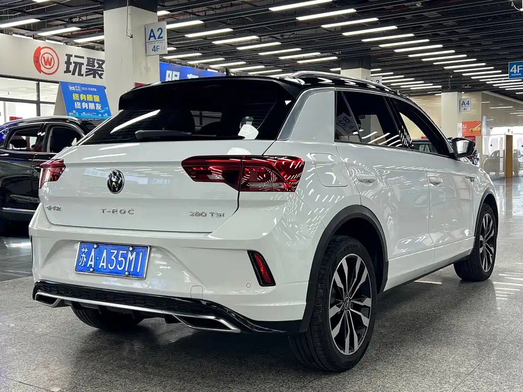 Volkswagen T-Roc — миниатюра 10