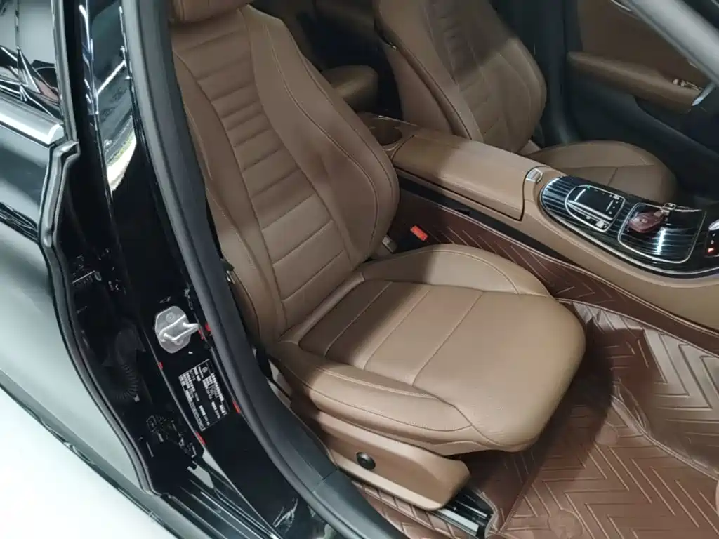 Mercedes-Benz E-Class — миниатюра 25
