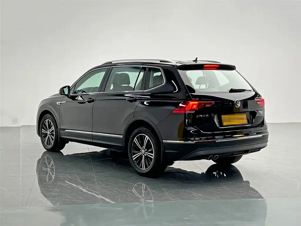 Volkswagen Tiguan L L 2020 330TSI AT Comfort VI
