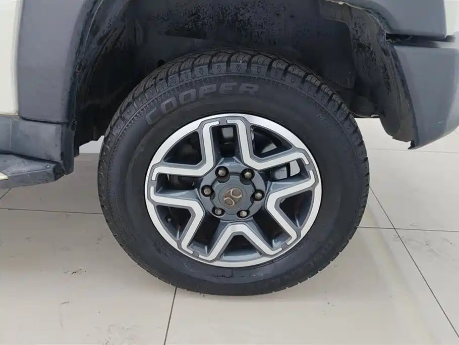BAIC BJ40 2016 40L 2.3T AT Premium