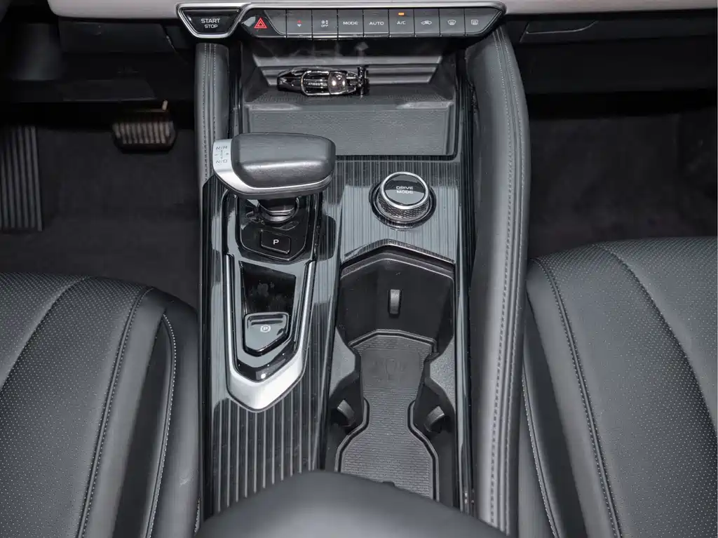 Geely Xingyue L — миниатюра 20