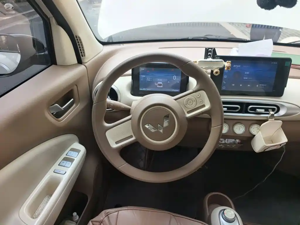 Wuling MINIEV — миниатюра 6