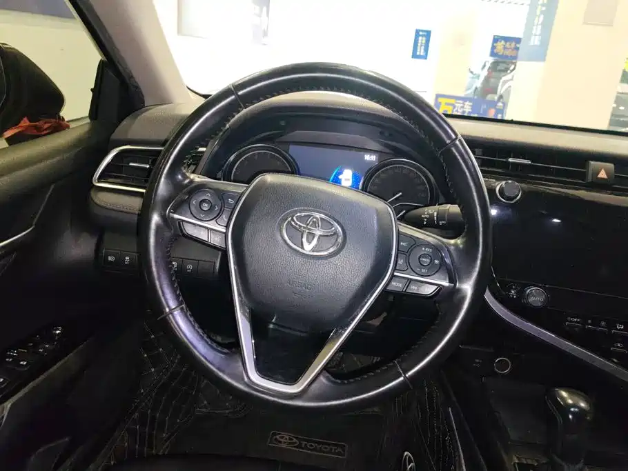 Toyota Camry — миниатюра 15