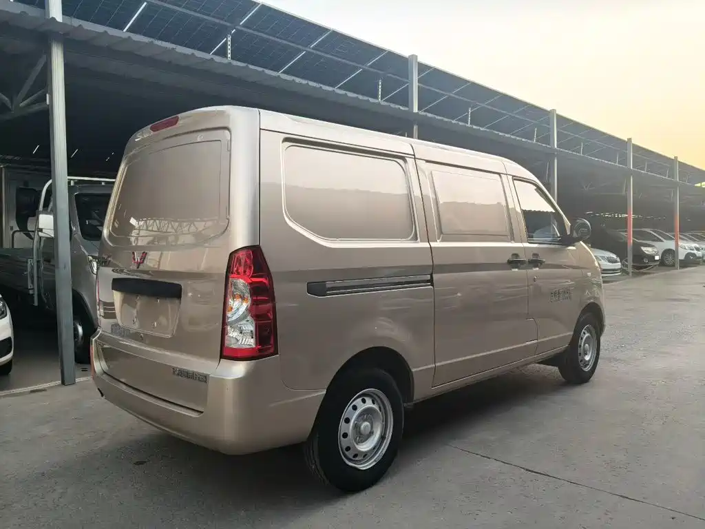 Wuling Rongguang S — миниатюра 7