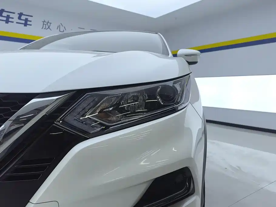 Nissan Qashqai — миниатюра 5