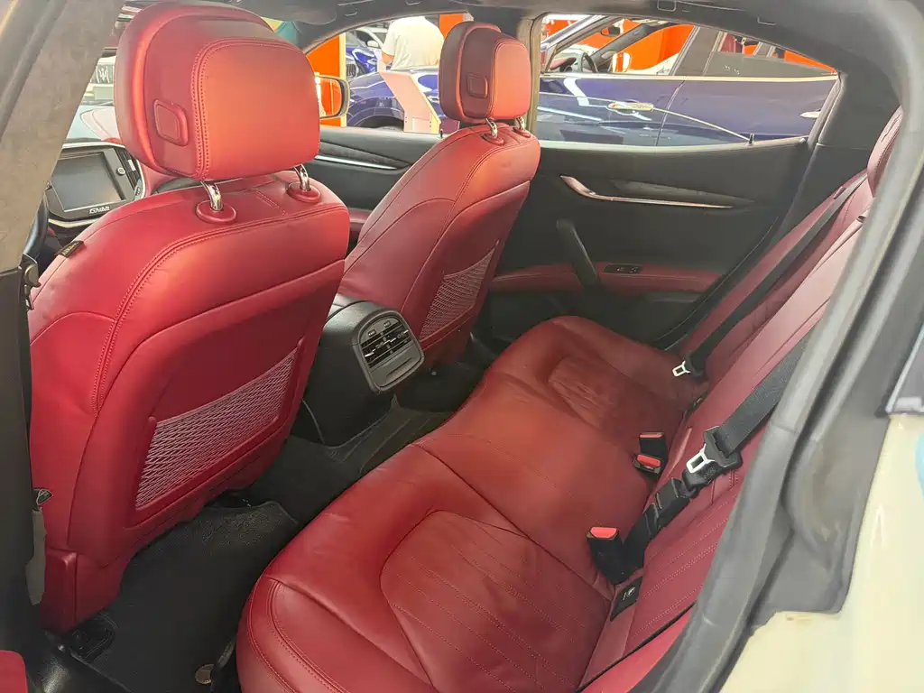Maserati Ghibli — миниатюра 6