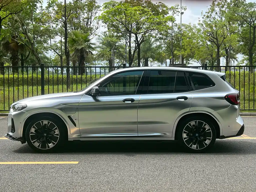 BMW iX3 — миниатюра 4