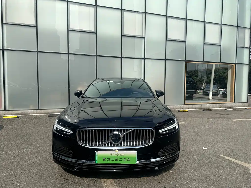 Volvo S90 2024 Luxury