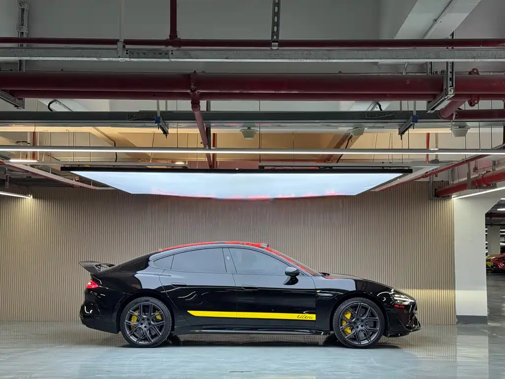 XIAOMI CAR XIAOMI SU7 ULTRA