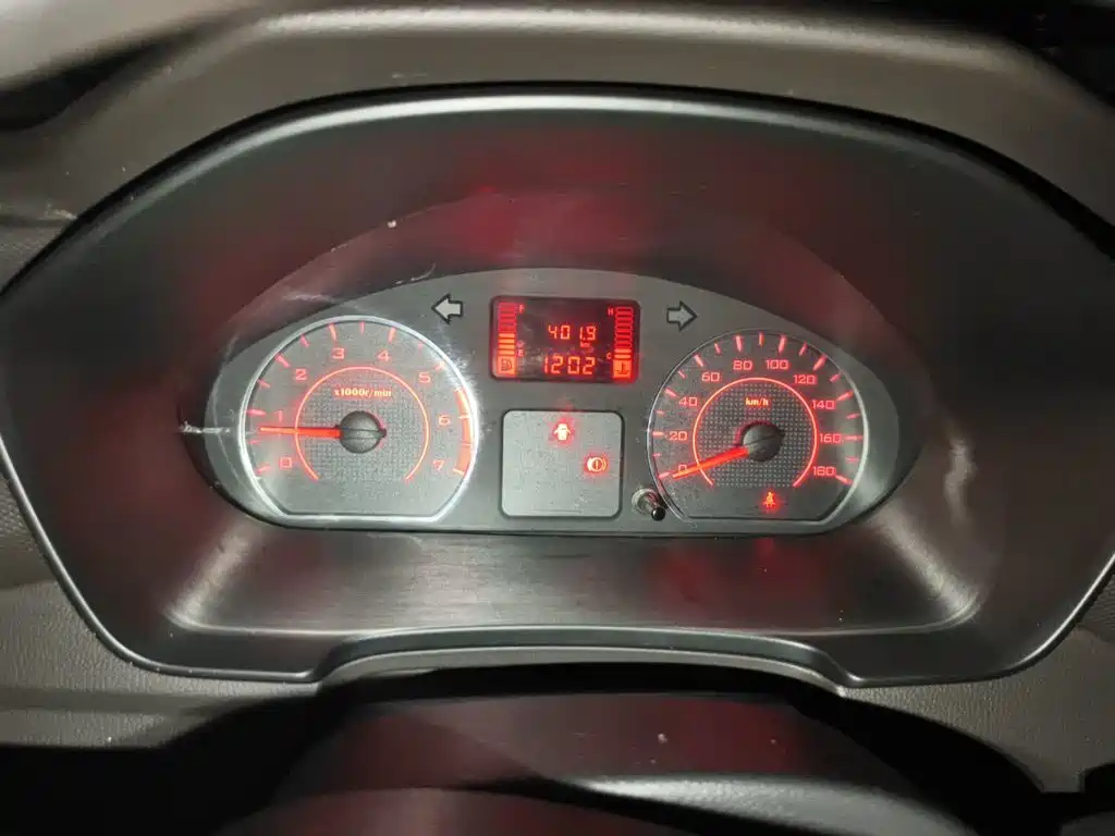 Wuling Hongguang V — миниатюра 8