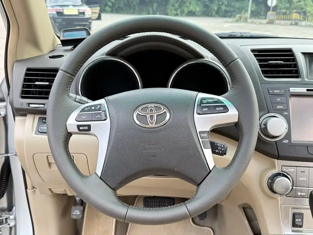 Toyota Highlander — миниатюра 13