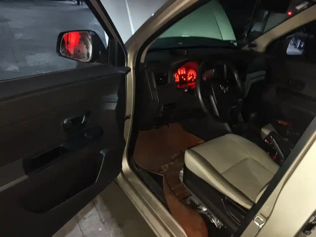 Wuling Hongguang V — миниатюра 13