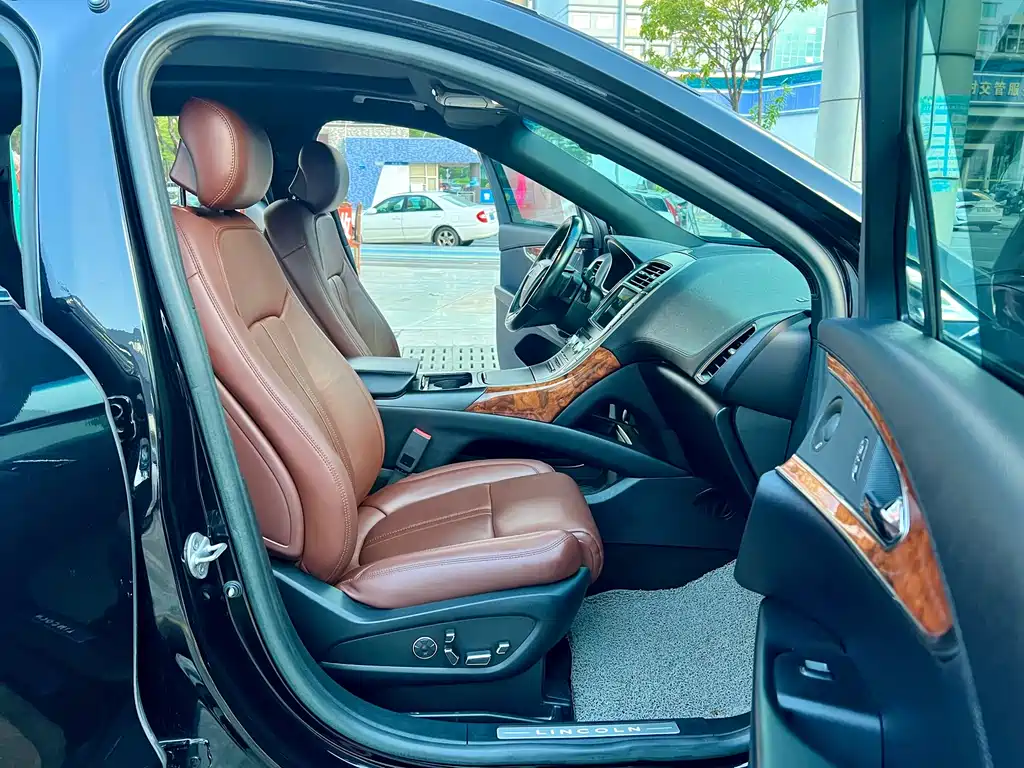 Lincoln Nautilus (Import) — миниатюра 17