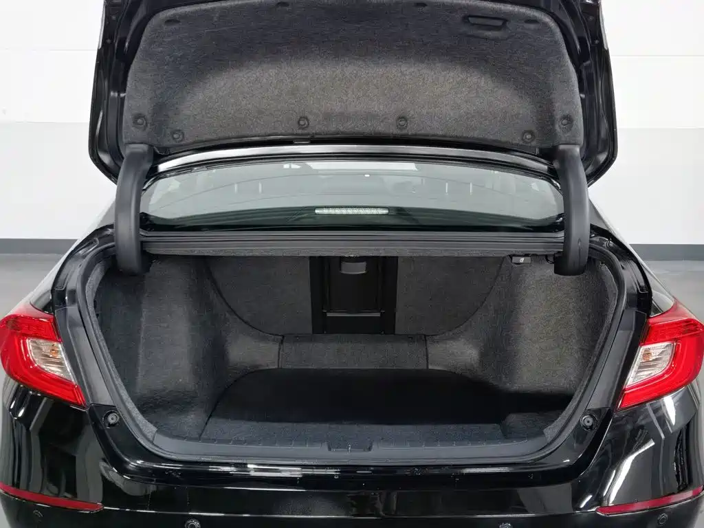 Honda Accord — миниатюра 16