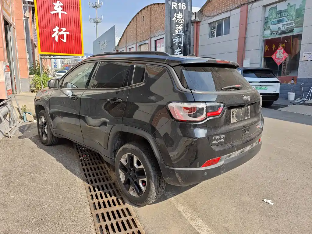 Jeep Compass — миниатюра 7