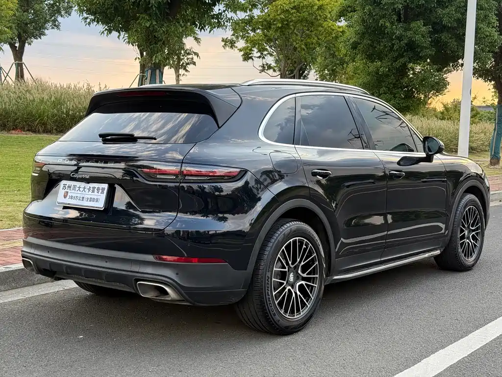 Porsche Cayenne — миниатюра 7
