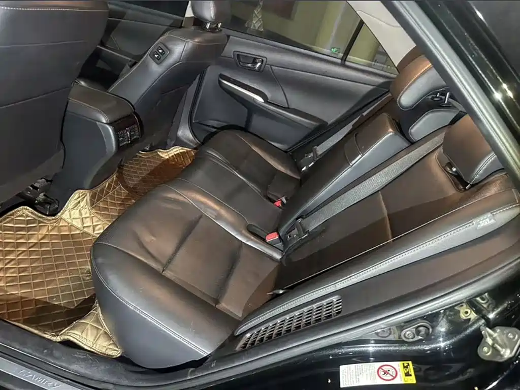 Toyota Camry — миниатюра 14