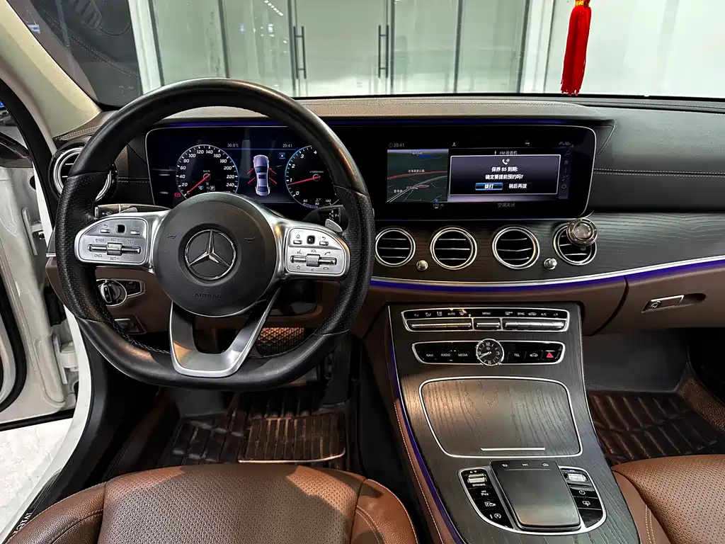 Mercedes-Benz E-Class — миниатюра 10