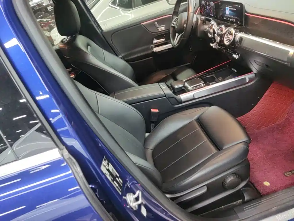 Mercedes-Benz GLB — миниатюра 25