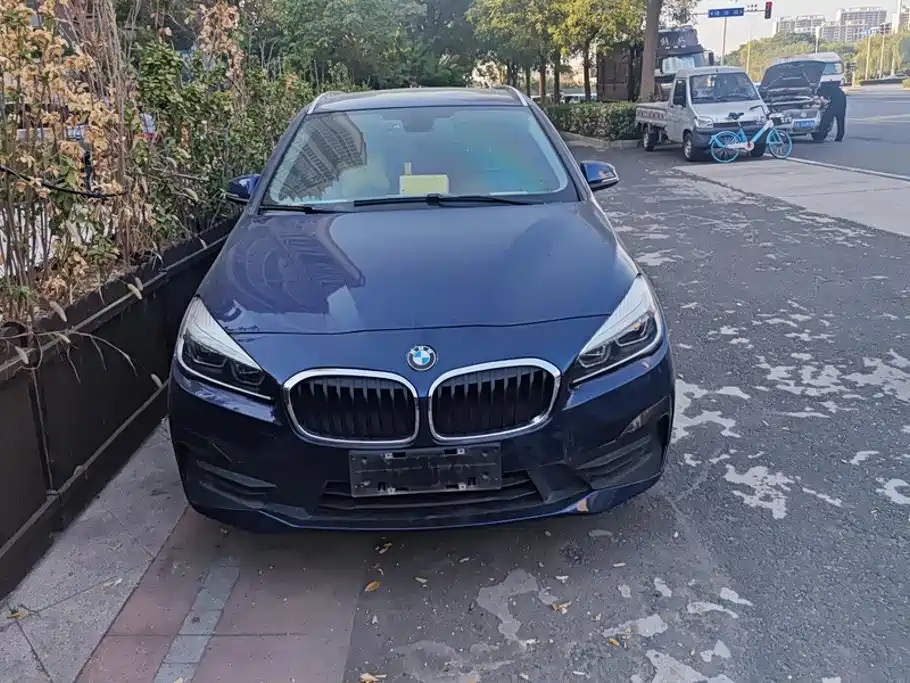 BMW 2 Series Active Tourer — миниатюра 2