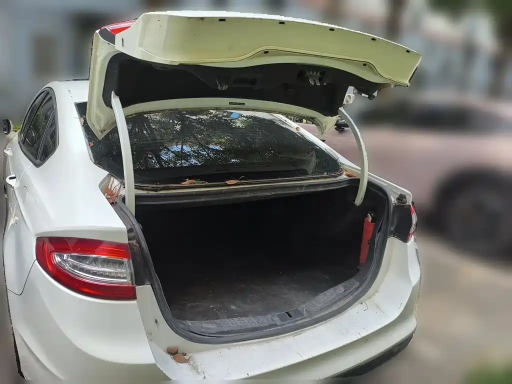 Ford Mondeo — миниатюра 10