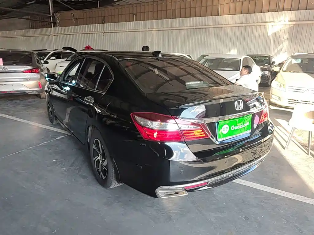 Honda Accord — миниатюра 5