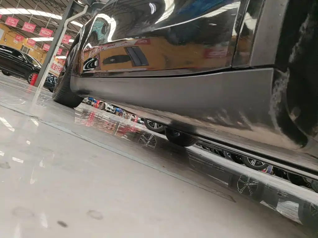 Tesla Model Y — миниатюра 21