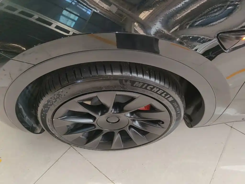 Tesla Model Y — миниатюра 23