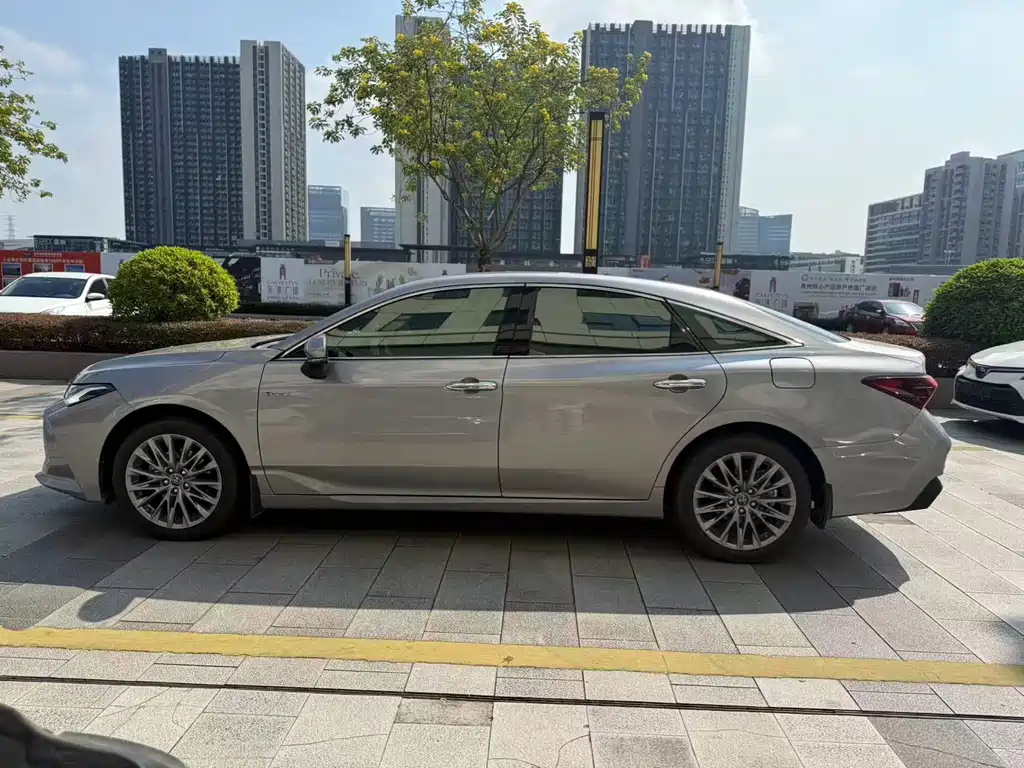 Toyota Avalon — миниатюра 3