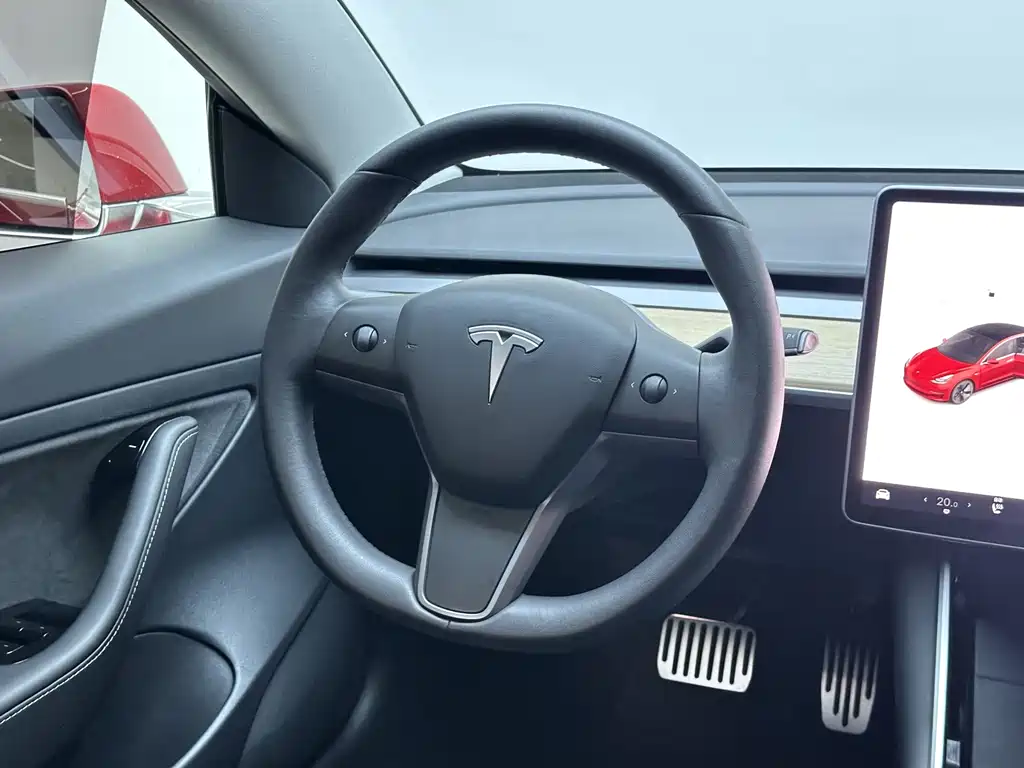 Tesla Model 3 — миниатюра 17