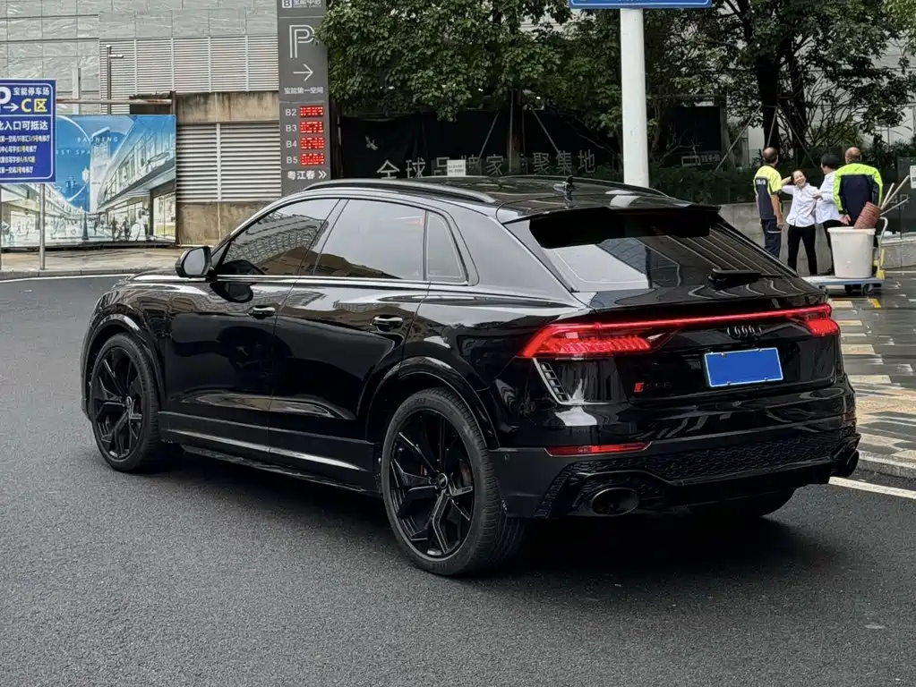 Audi RS Q8 — миниатюра 4
