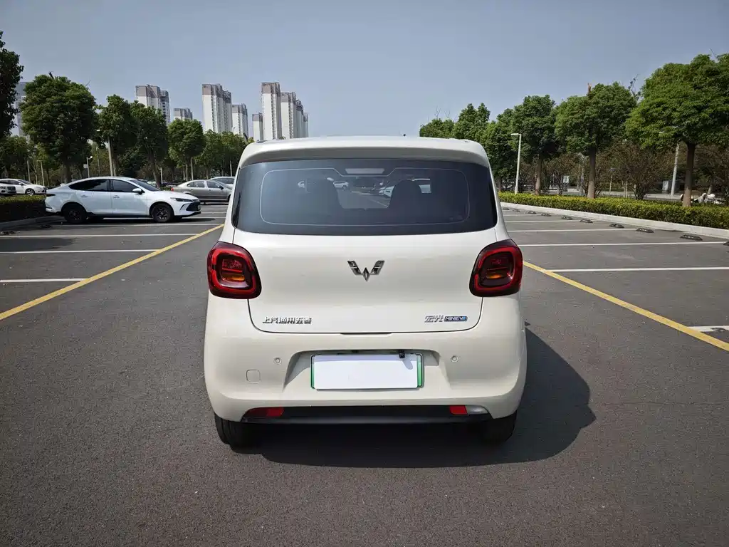 Wuling MINIEV — миниатюра 6