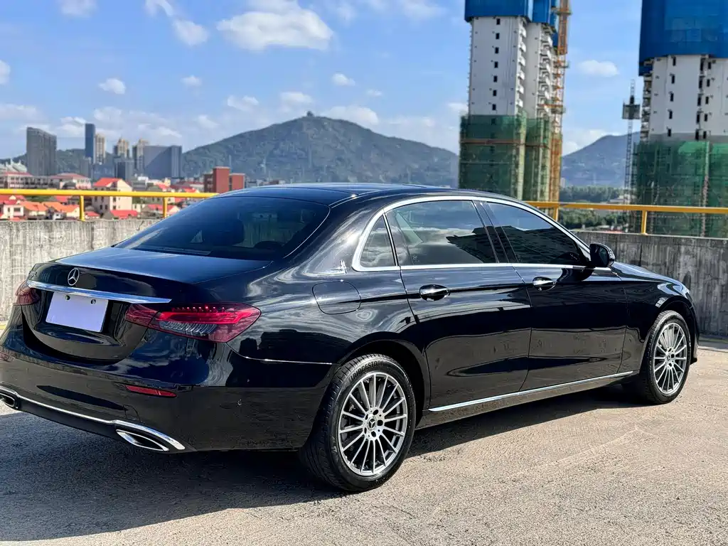Mercedes-Benz E-Class — миниатюра 9