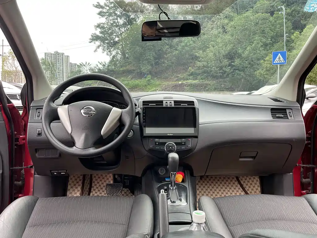 Nissan Tiida — миниатюра 11