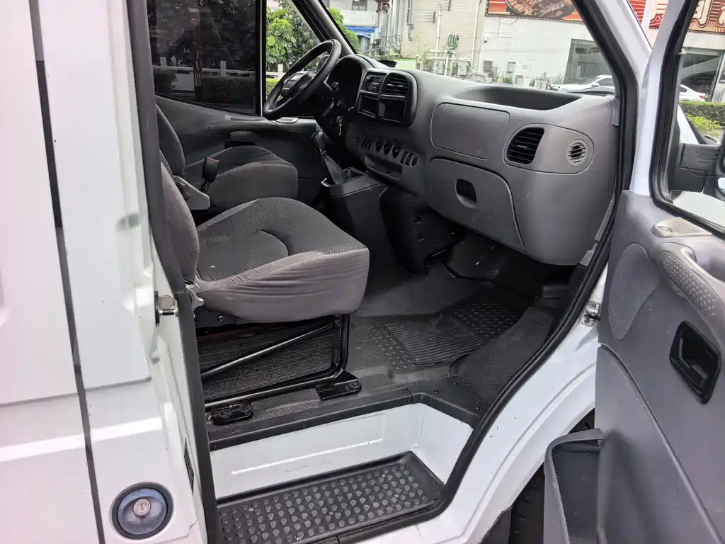 JMC Tesla — миниатюра 18