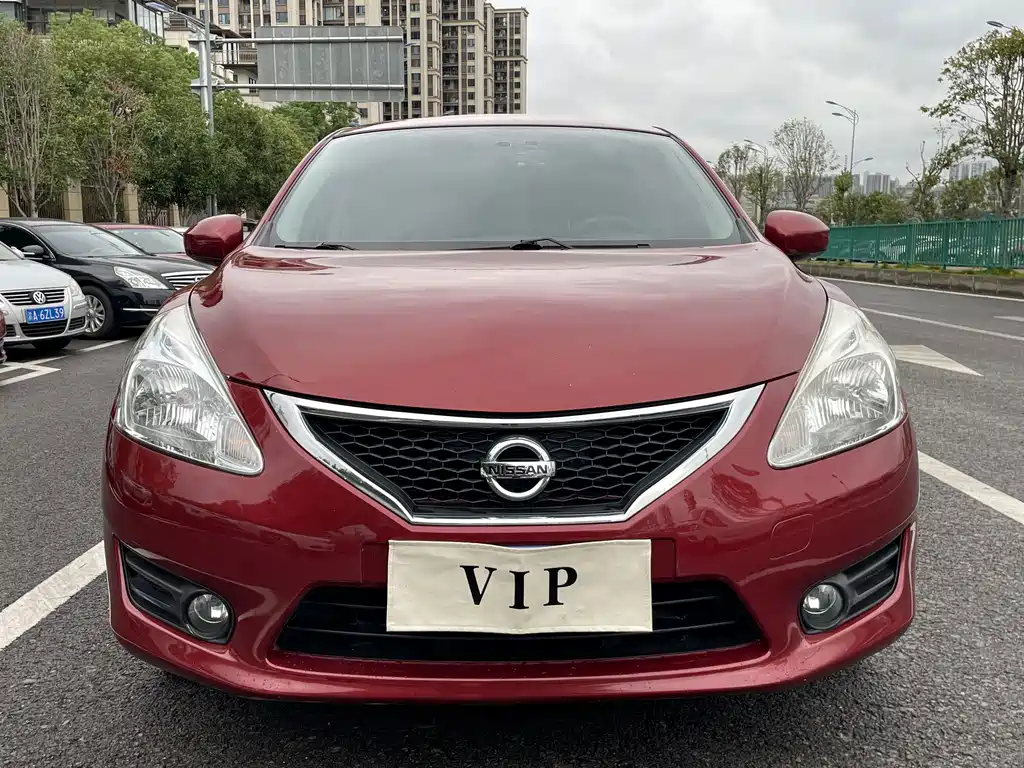 Nissan Tiida — миниатюра 3