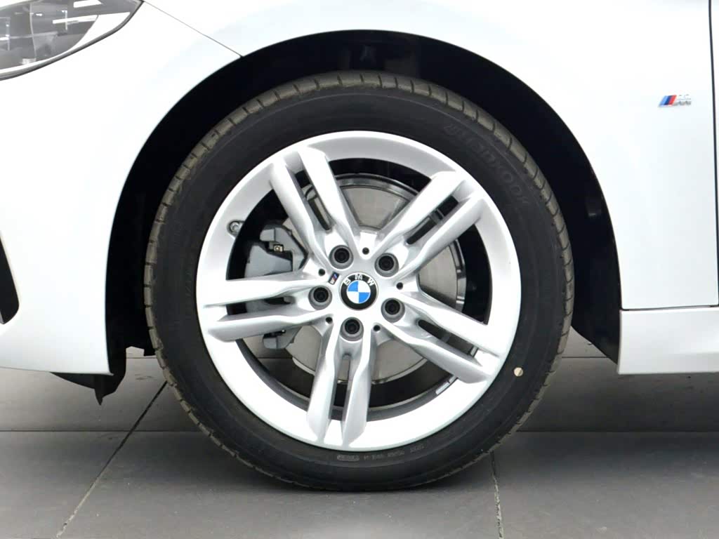 BMW 1 Series 1.5 л 2021 г. Белый, пробег 45800 км