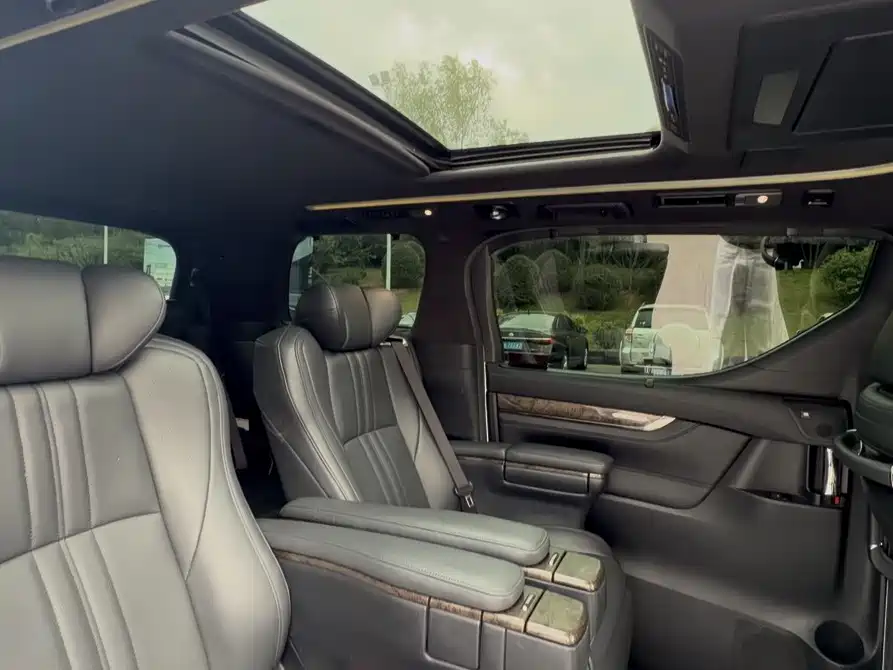 Toyota Alphard 2019 2.5L Luxury