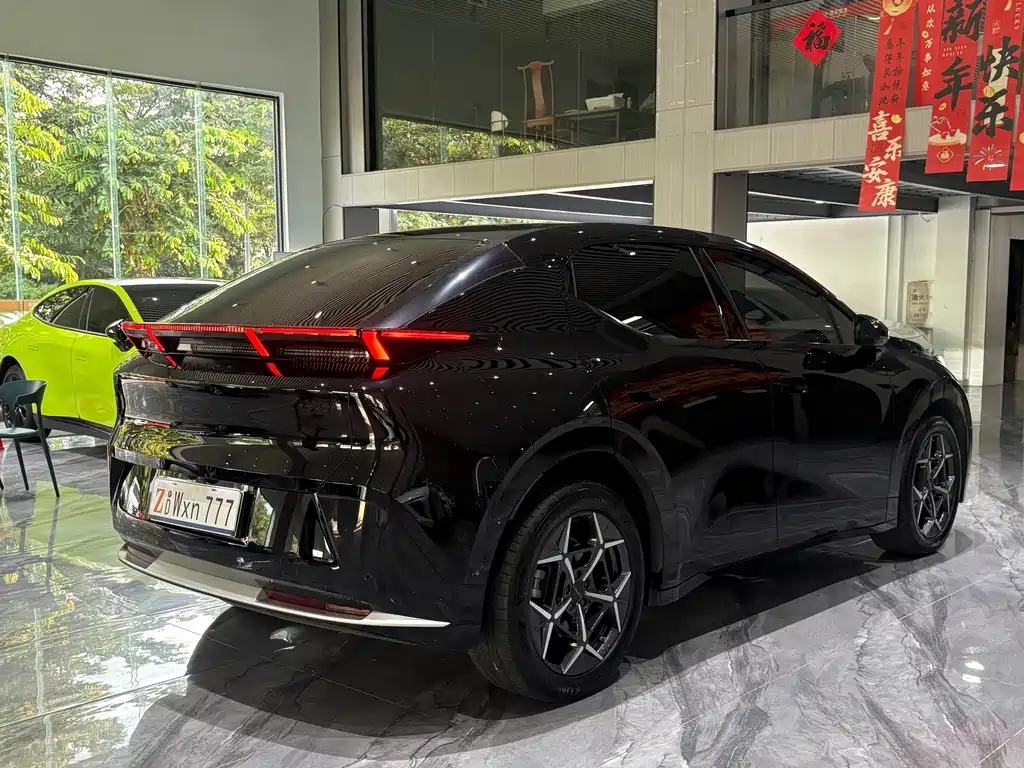 Lynk & Co Z20 — миниатюра 29